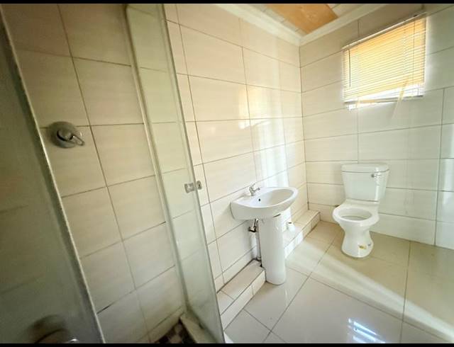 7 BEDROOM HOUSE FOR SALE IN VANDERBIJLPARK CE 2
